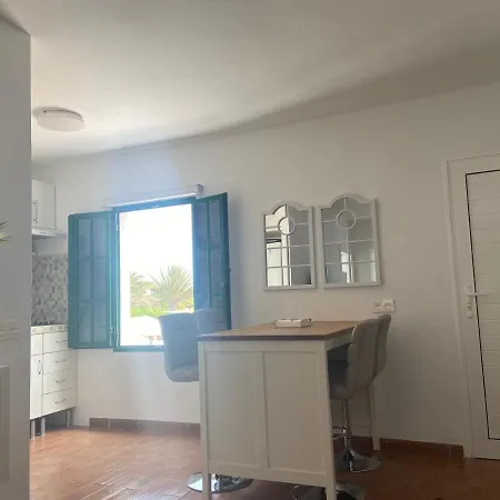 Ideal 3 Apartment
